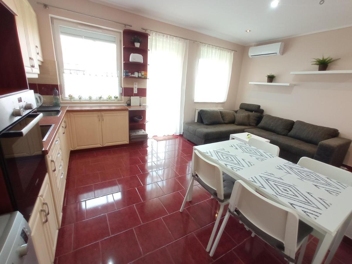 Budapest Airport Apartment エクステリア 写真